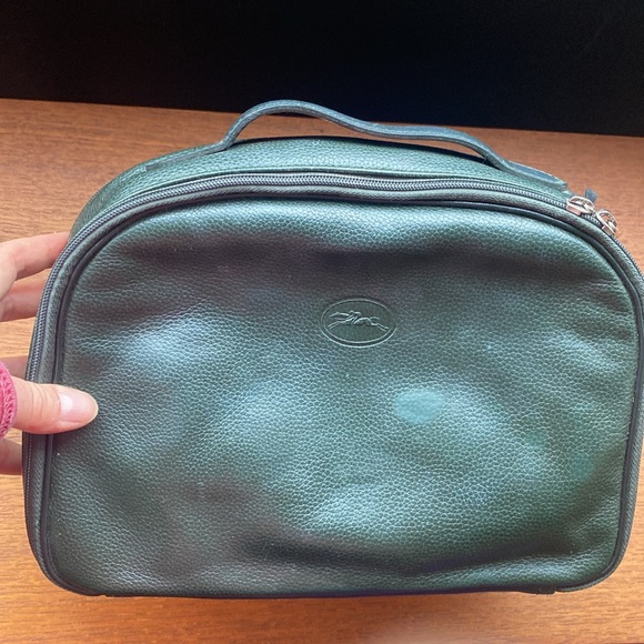 Longchamp leather toiletries & makeup bag. - Picture 3 of 16